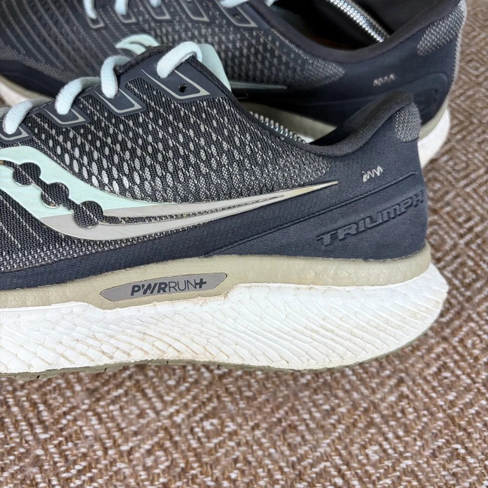 Saucony Triump 18 Running Athletic Lace Up Shoes Sz 9W Outdoor Running Gym
